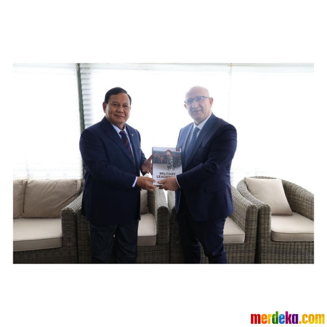 Prabowo Subianto bertandang ke Turkish Special Forces Command (Özel Kuvvetler KomutanlÄ±ÄÄ±), Turki. Di sana, Prabowo melihat langsung aksi Pasukan Khusus Turki.