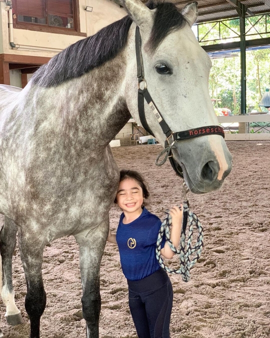 Ultah ke-5, Ini Deretan Foto Raqeema Anak Nabila Syakieb yang Punya Paras Cantik