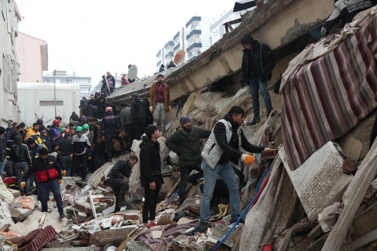 Porak-poranda Turki Diguncang Gempa Bermagnitudo 7,8