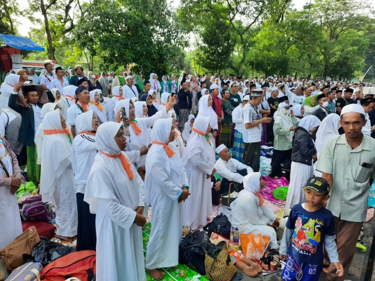 Potret Jutaan Jemaah NU Padati Jalanan Sidoarjo