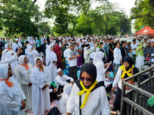 Potret Jutaan Jemaah NU Padati Jalanan Sidoarjo