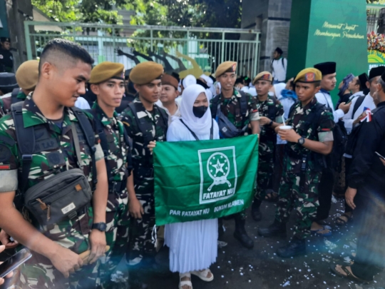 Potret Jutaan Jemaah NU Padati Jalanan Sidoarjo