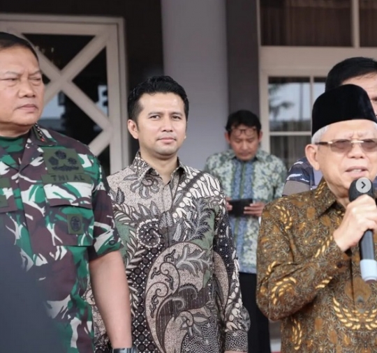 Senyum Emil Dardak Bareng Panglima TNI dan Kasal, Disetiri Jenderal Bintang Dua