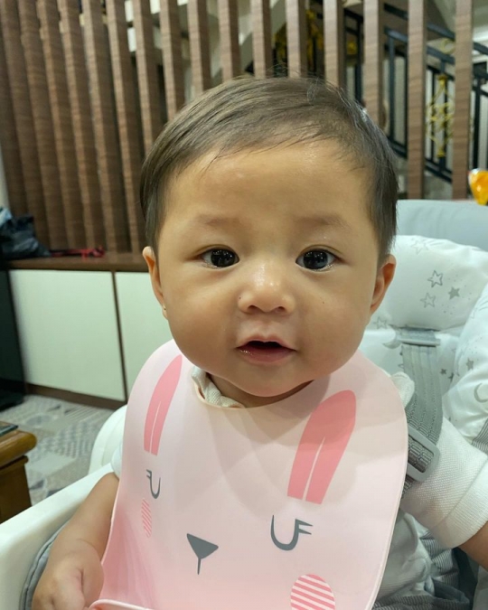 Cute! Jelang Usia 6 Bulan, Ini Deretan Foto Terbaru Baby Mikaila Anak Winona Willy