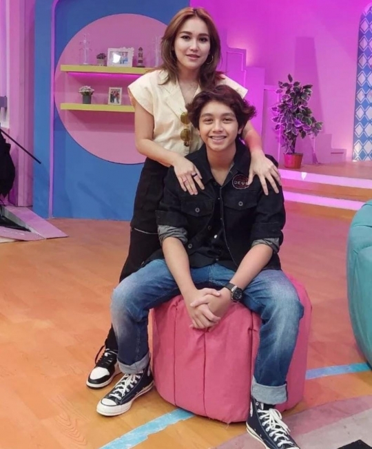 Ayu Ting Ting Diam-diam Sudah Punya Calon Mantu, Ini Potretnya yang Tinggi & Ganteng