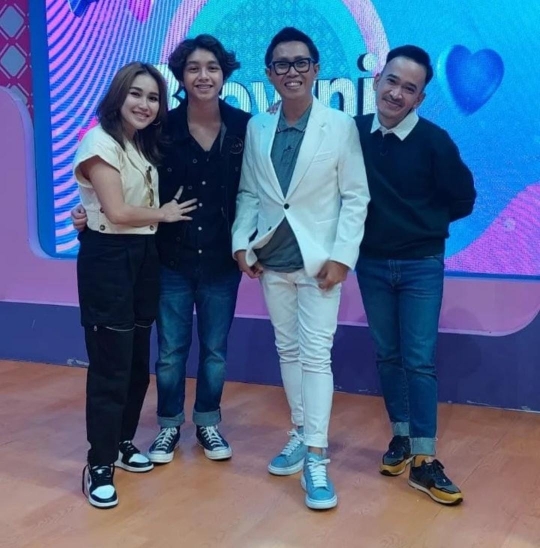 Ayu Ting Ting Diam-diam Sudah Punya Calon Mantu, Ini Potretnya yang Tinggi & Ganteng