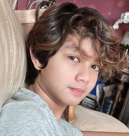 Ayu Ting Ting Diam-diam Sudah Punya Calon Mantu, Ini Potretnya yang Tinggi & Ganteng