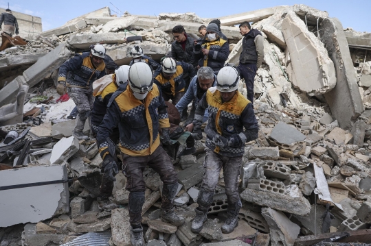 Terus Bertambah, Korban Tewas Gempa Turki Tembus 7.800 Orang