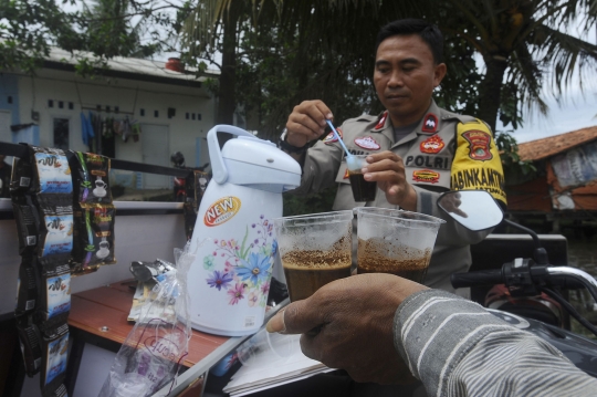 Ngopi Gratis Bersama Binmas di Depok