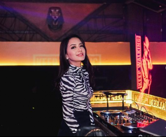 Resmi Berpacaran dengan Rio Alief, Intip Potret Cantik DJ Freya yang Jadi Sorotan