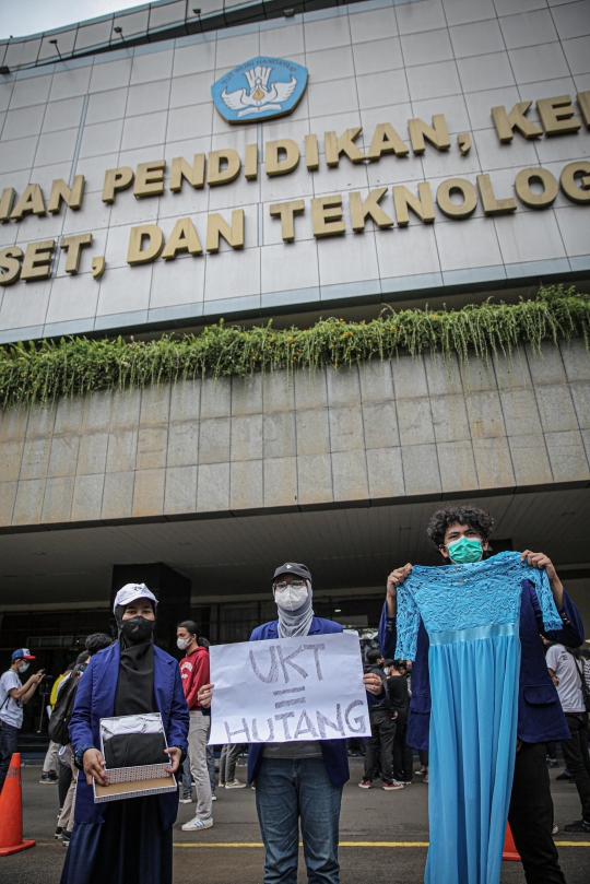 Protes UKT Mahal, Mahasiswa UNY Geruduk Kemendikbud Ristek