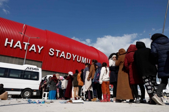 Turki Sulap Stadion Jadi Kamp Pengungsian Korban Gempa