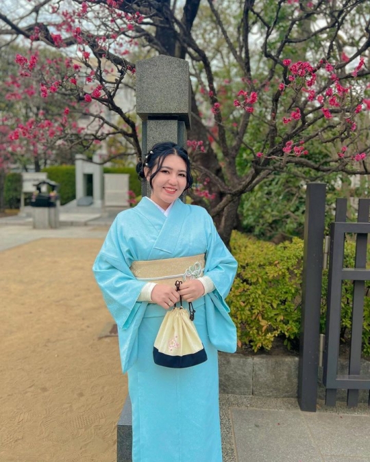 Potret Cantik Via Vallen Pakai Kimono, Penampilannya Disebut Bak Wanita Jepang