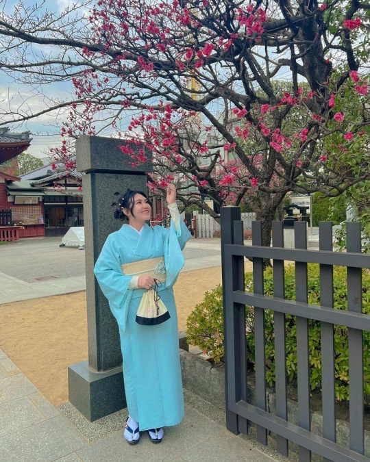 Potret Cantik Via Vallen Pakai Kimono, Penampilannya Disebut Bak Wanita Jepang