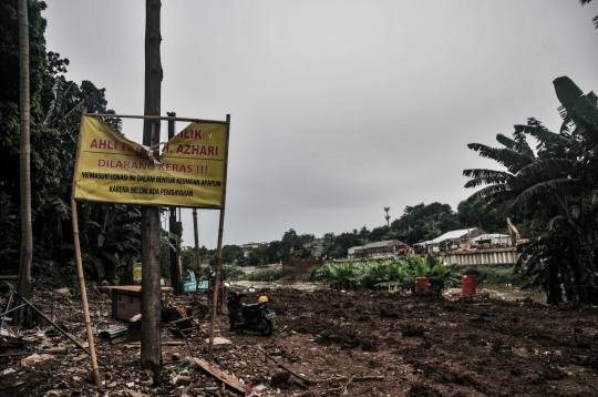 Proyek Saringan Sampah Kali Ciliwung Era Anies Molor dari Target