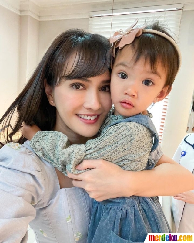 Foto : Potret Lucu Claire Anak Shandy Aulia Di Momen Ultah Ke-3 ...