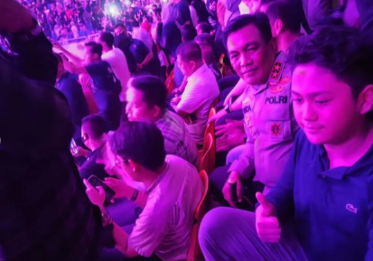 Jenderal Bintang Dua Turun Tangan Dampingi Jokowi dan Iriana Nonton Konser Dewa 19