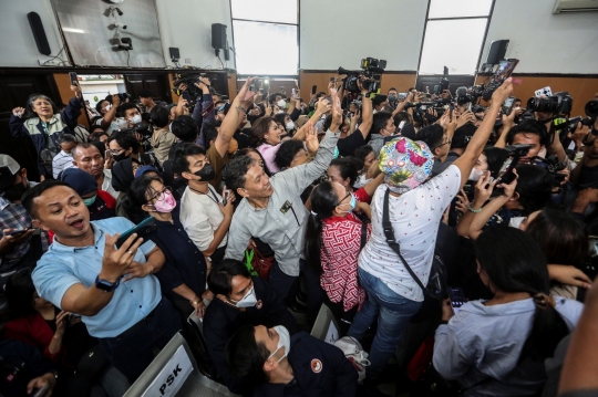 Suasana Sidang Vonis Richard Eliezer, Ramai Pendukung Bersorak