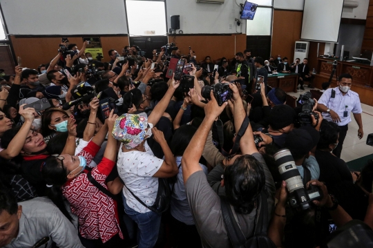 Suasana Sidang Vonis Richard Eliezer, Ramai Pendukung Bersorak