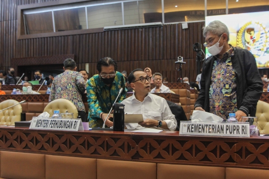 Rapat Kerja Menhub, Menteri PUPR, Basarnas dan BMKG dengan Komisi V