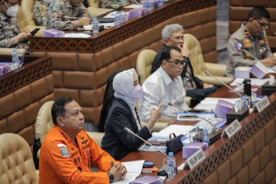 Rapat Kerja Menhub, Menteri PUPR, Basarnas dan BMKG dengan Komisi V