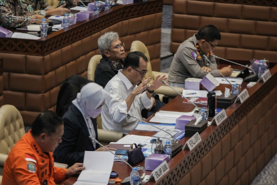 Rapat Kerja Menhub, Menteri PUPR, Basarnas dan BMKG dengan Komisi V