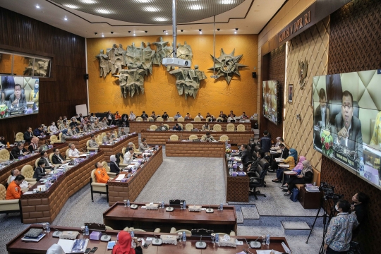 Rapat Kerja Menhub, Menteri PUPR, Basarnas dan BMKG dengan Komisi V