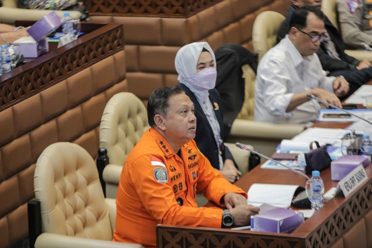 Rapat Kerja Menhub, Menteri PUPR, Basarnas dan BMKG dengan Komisi V