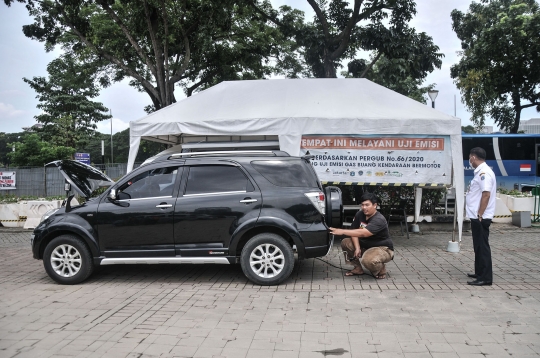 Mobil Tak Lolos Uji Emisi Kini Bayar Parkir Lebih Mahal