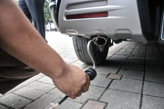 Mobil Tak Lolos Uji Emisi Kini Bayar Parkir Lebih Mahal