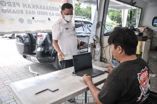 Mobil Tak Lolos Uji Emisi Kini Bayar Parkir Lebih Mahal