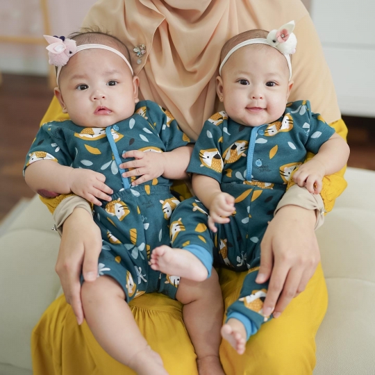 Twins Cantik! 6 Potret Terbaru Alma & Alsha Anak Kembar Anisa Rahma Menginjak 4 Bulan