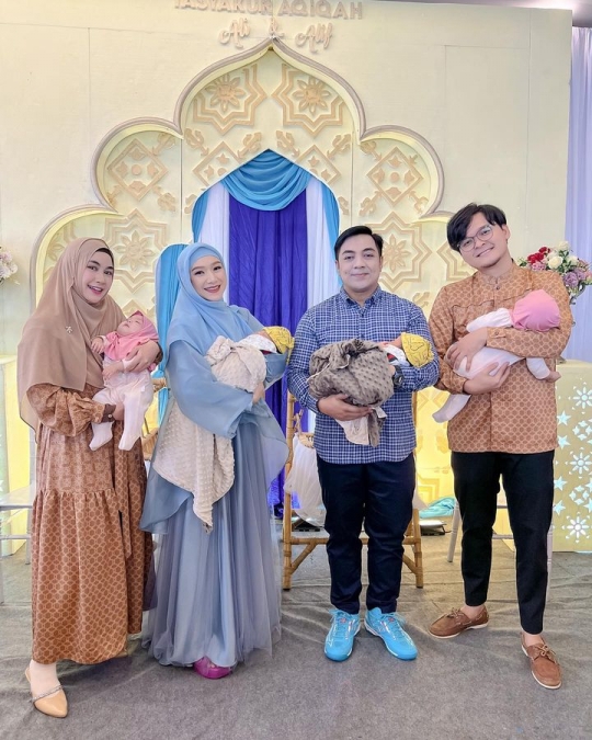 Twins Cantik! 6 Potret Terbaru Alma & Alsha Anak Kembar Anisa Rahma Menginjak 4 Bulan