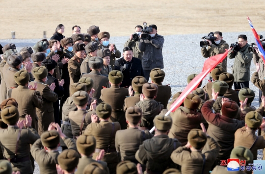 Semangat Kim Jong Un Letakkan Batu Pertama Bangun Pertanian Rumah Kaca dan Rusun