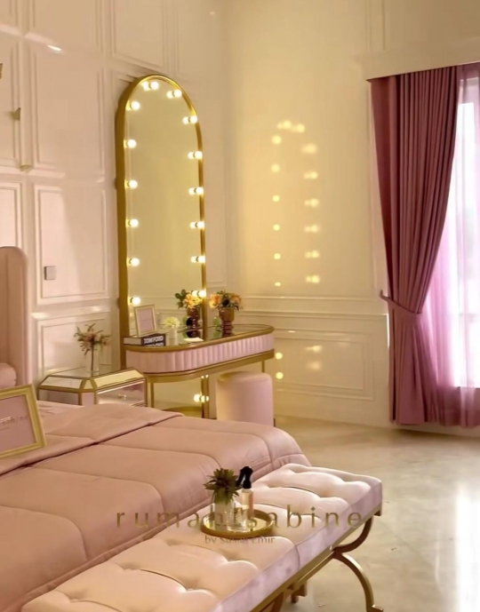 7 Potret Kamar Amora Anak Krisdayanti, Mewah dan Elegan dengan Nuansa Pink & Gold