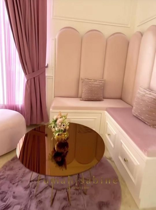 7 Potret Kamar Amora Anak Krisdayanti, Mewah dan Elegan dengan Nuansa Pink & Gold