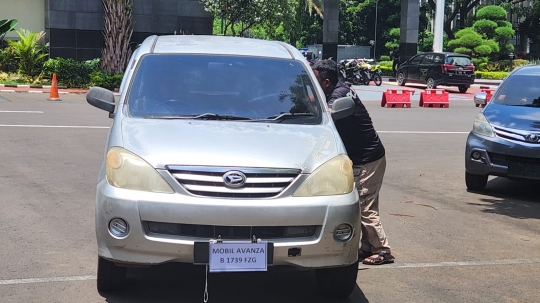 Tertunduk Malu, Ini Potret Personel Densus 88 Bunuh Sopir Taksi Online di Depok