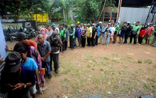 Berbagi Keberkahan dengan Membuka Warung Makan Gratis di Depok