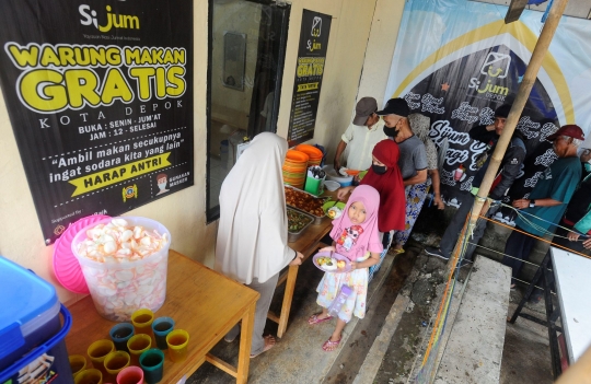 Berbagi Keberkahan dengan Membuka Warung Makan Gratis di Depok