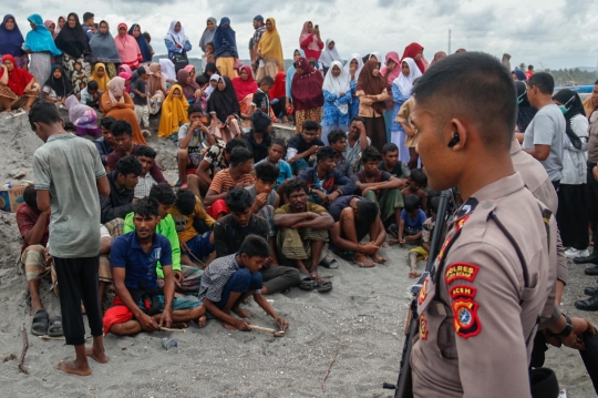 Potret Kapal Pengungsi Rohingya Kembali Terdampar di Aceh, Berisi Banyak Anak-Anak