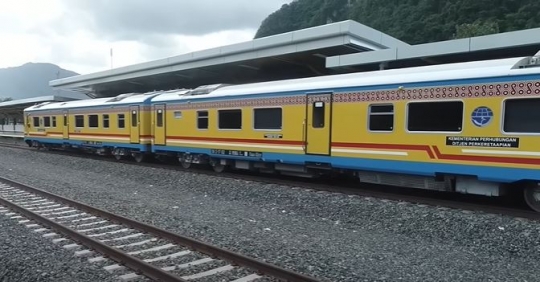 Kereta Api Pertama di Sulawesi Resmi Beroperasi, Begini Penampakannya