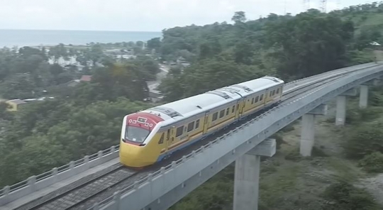 Kereta Api Pertama di Sulawesi Resmi Beroperasi, Begini Penampakannya