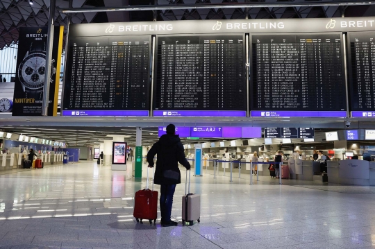 Potret Bandara Frankfurt Lumpuh Akibat Pekerja Mogok Massal