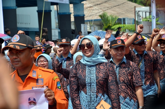 Atraksi Debus Meriahkan Pawai Hari Jadi Garut ke-210 Tahun