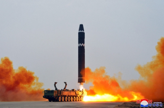 Tanggapi Ancaman AS-Korsel, Korea Utara Luncurkan Balistik Hwasong-15