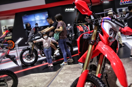 Melihat Sepeda Motor Terbaru di IIMS 2023