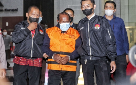 Usai Diperiksa, Ricky Ham Pagawak Tertunduk Lesu Kenakan Rompi Tahanan KPK