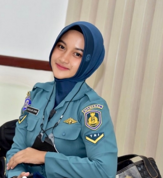 Paras Cantik Anggota TNI AL ini jadi Sorotan, Banyak yang Mau Menyelam ke Hatinya