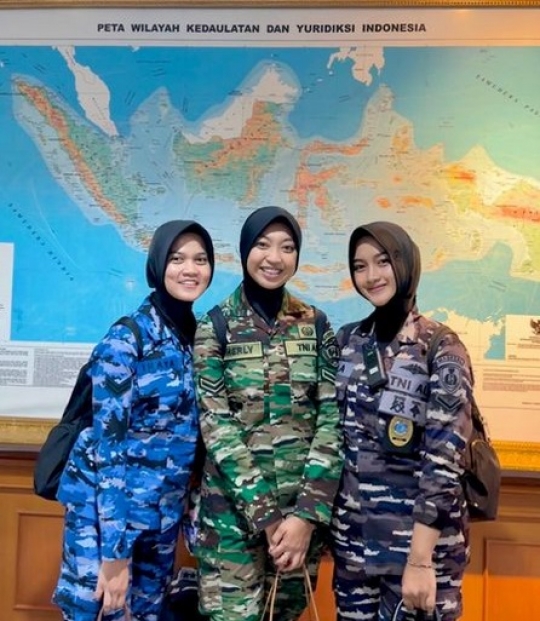 Paras Cantik Anggota TNI AL ini jadi Sorotan, Banyak yang Mau Menyelam ke Hatinya