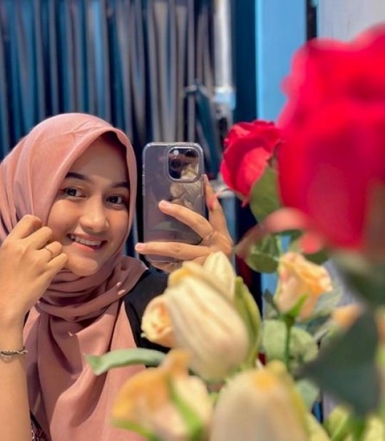 Paras Cantik Anggota TNI AL ini jadi Sorotan, Banyak yang Mau Menyelam ke Hatinya